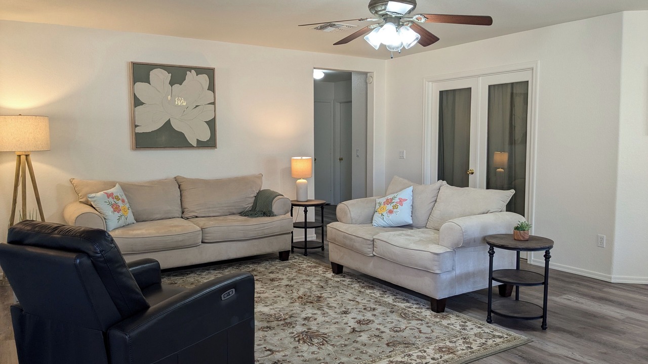 Photo of Livingroom in Surprise Farms