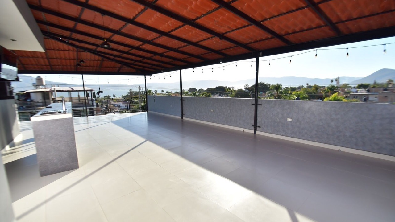 Photo of Patio Balcony in Raquet Club