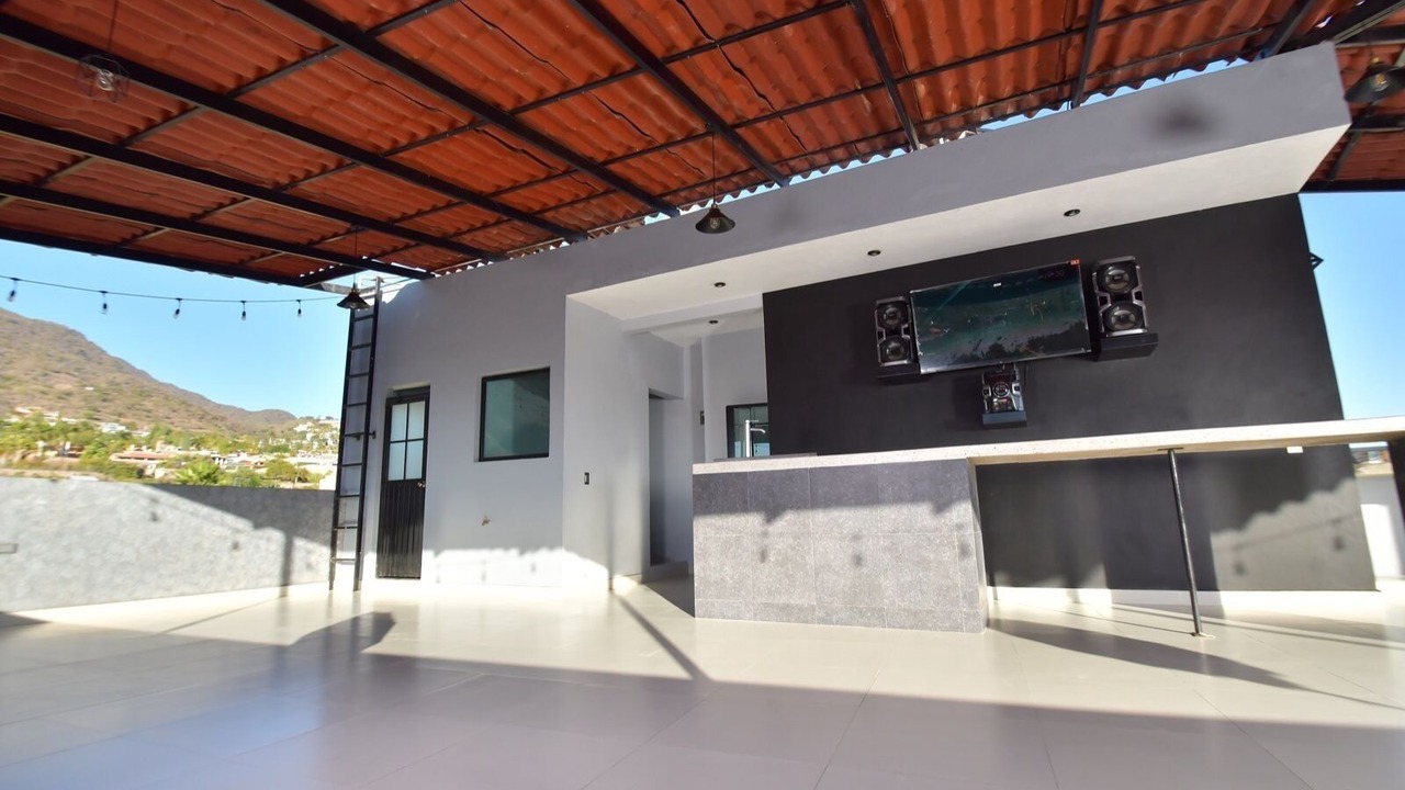 Photo of Patio Balcony in Raquet Club