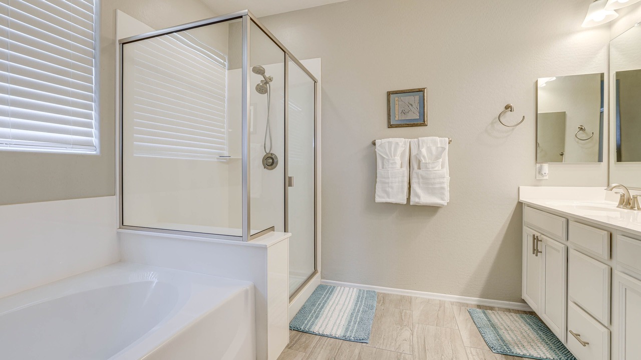 Photo of Bathroom in Montecito in Estrella