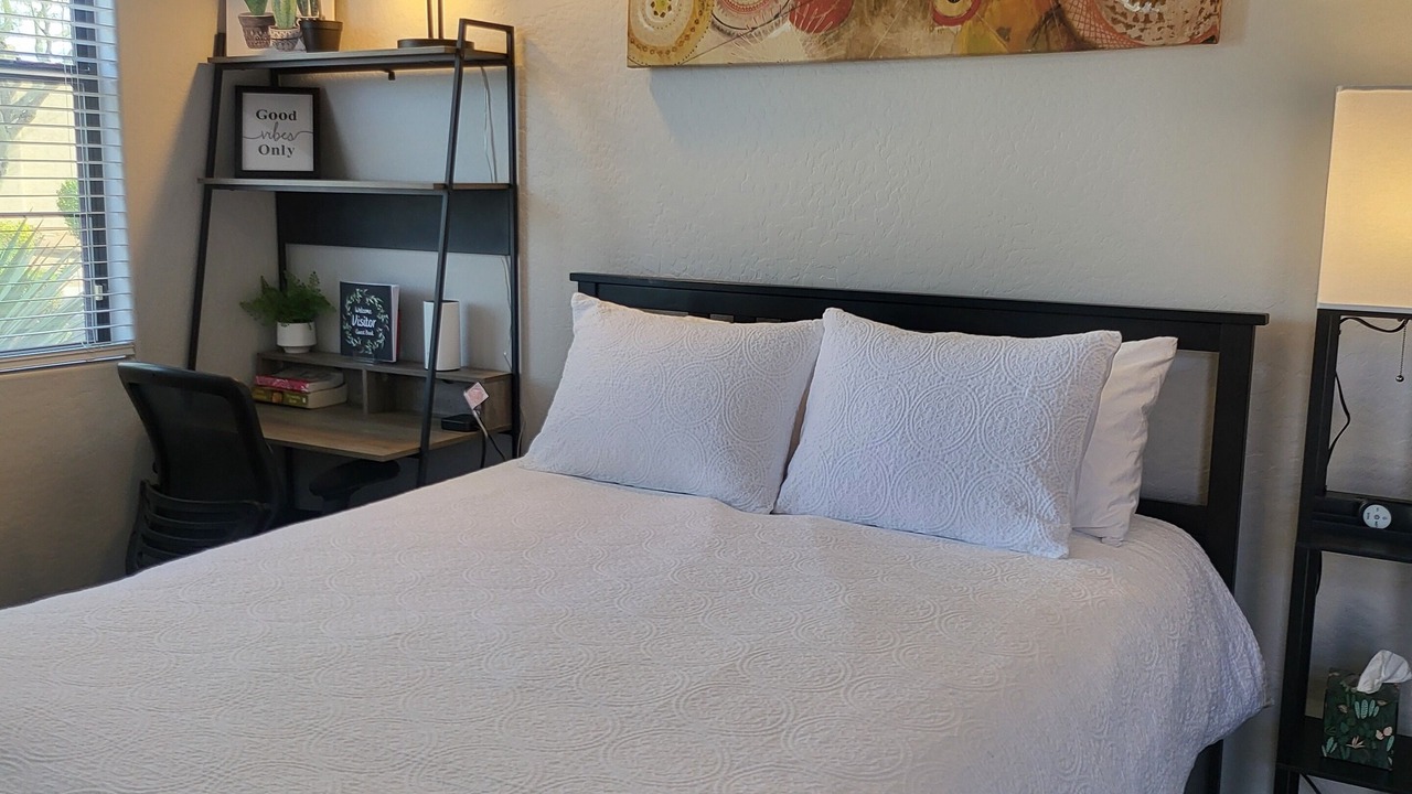 Photo of Bedroom in Palm Valley