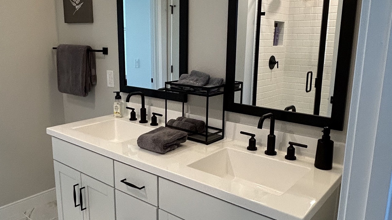 Photo of Bathroom in Rovey Farm Estates