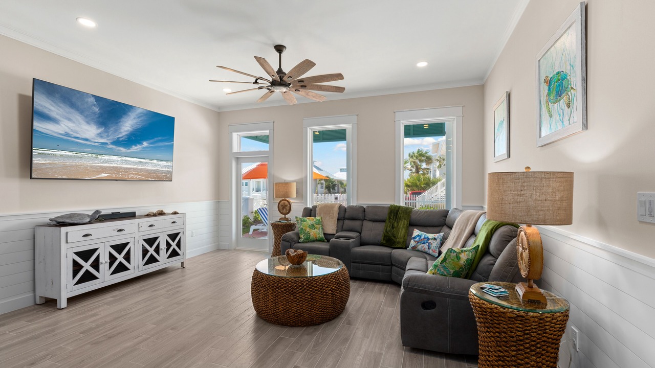 Photo of Livingroom in The Shores