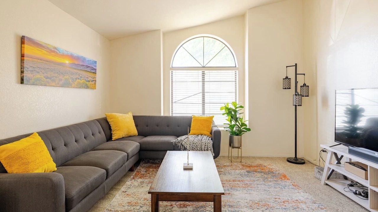 Photo of Livingroom in East Mesa