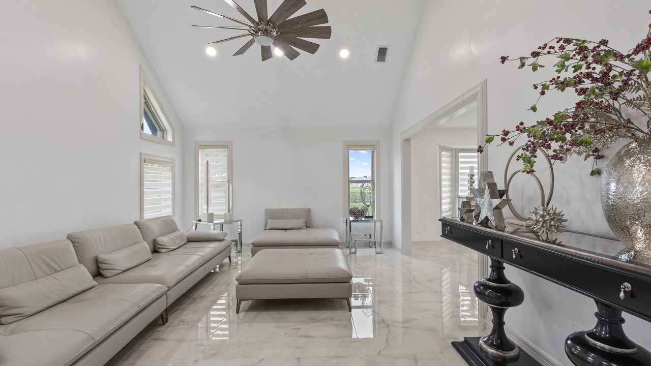 Photo of Livingroom in San Benito