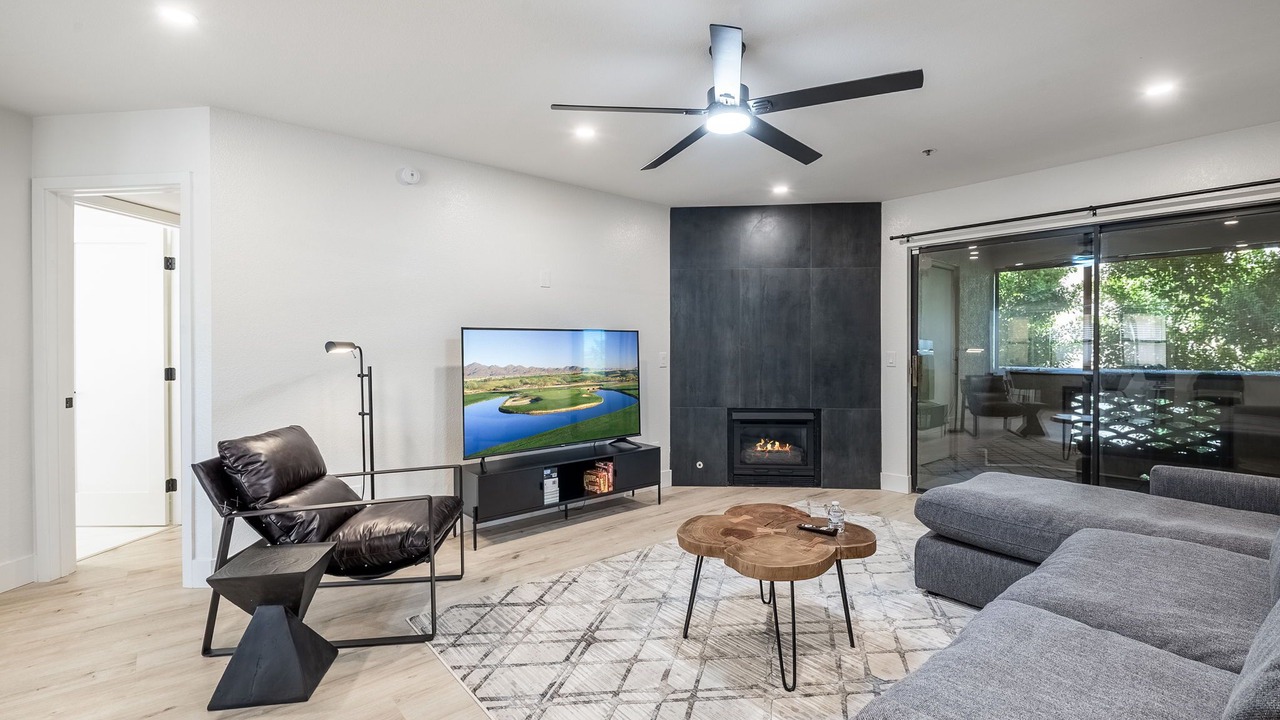 Photo of Livingroom in Camelback East