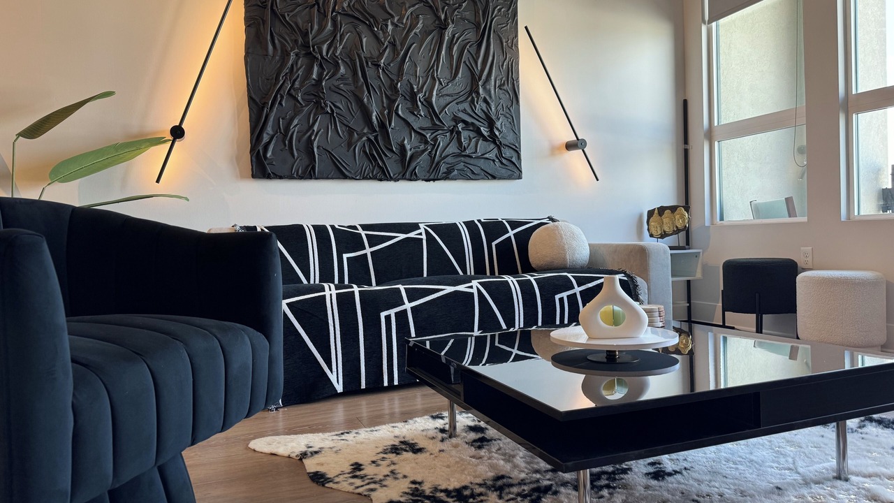 Photo of Livingroom in Entertainment District