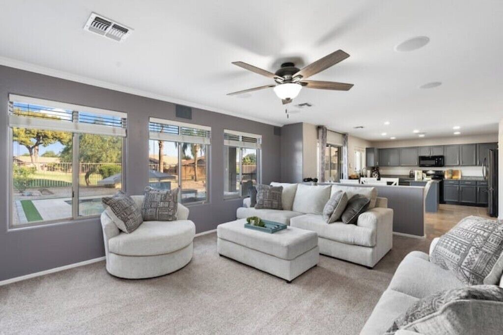 Photo of Livingroom in Villages At Queen Creek
