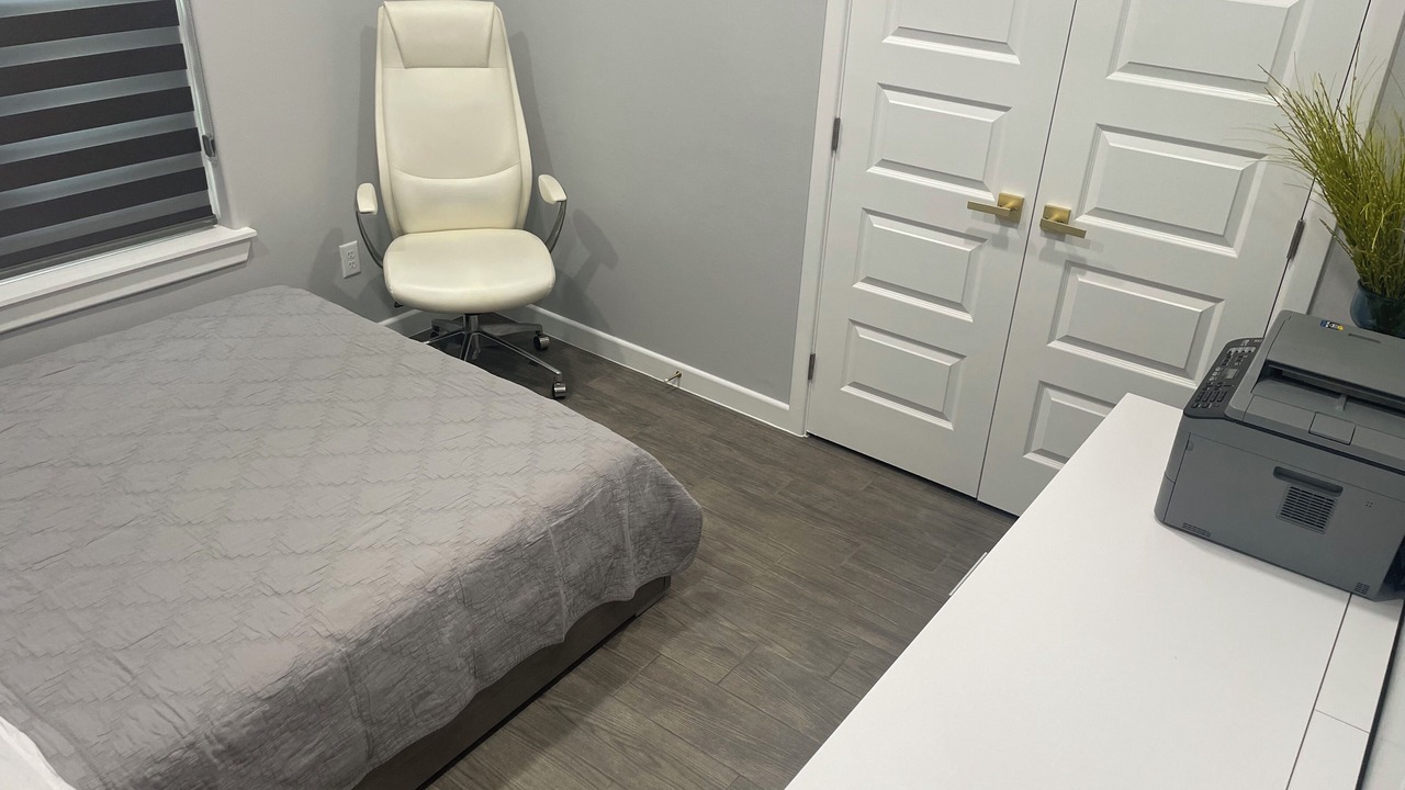 Photo of Bedroom in Edinburg