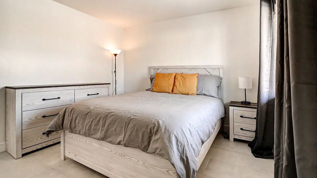 Photo of Bedroom in Fashion Square
