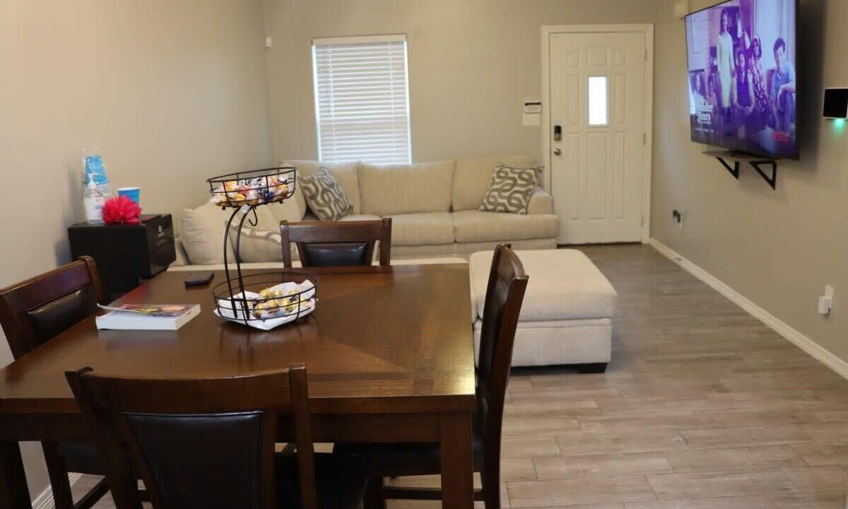Photo of Livingroom in Edinburg