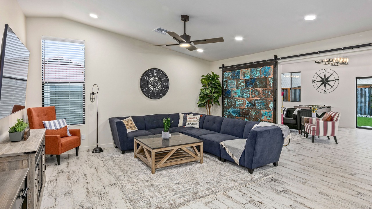 Photo of Livingroom in Bellair
