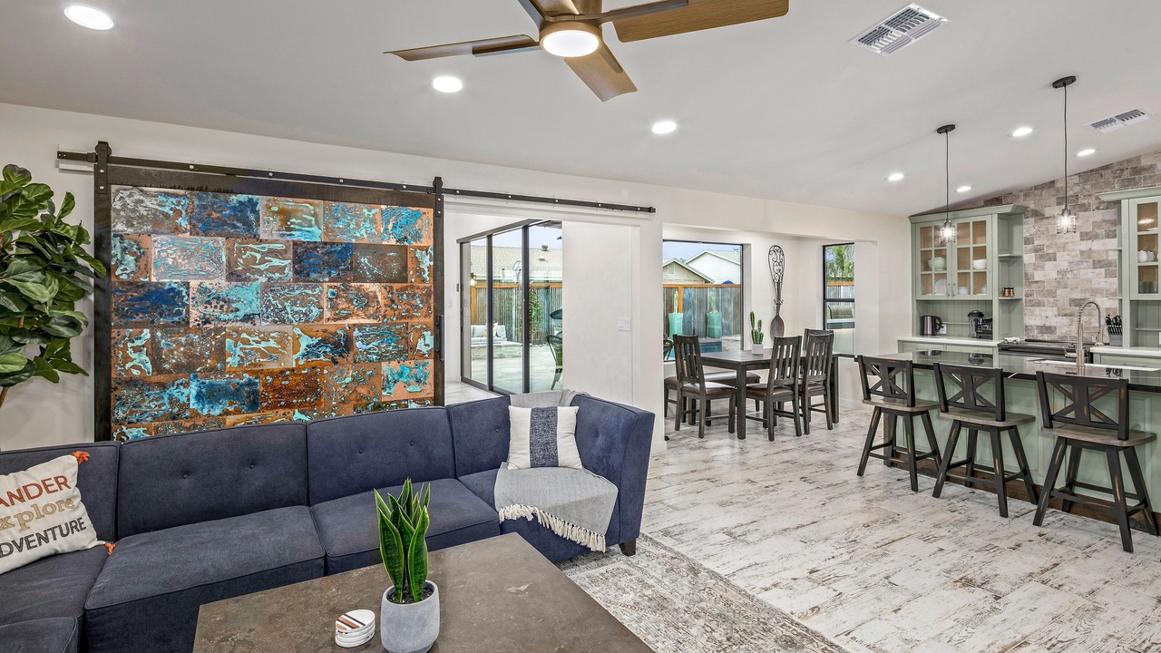 Photo of Livingroom in Bellair