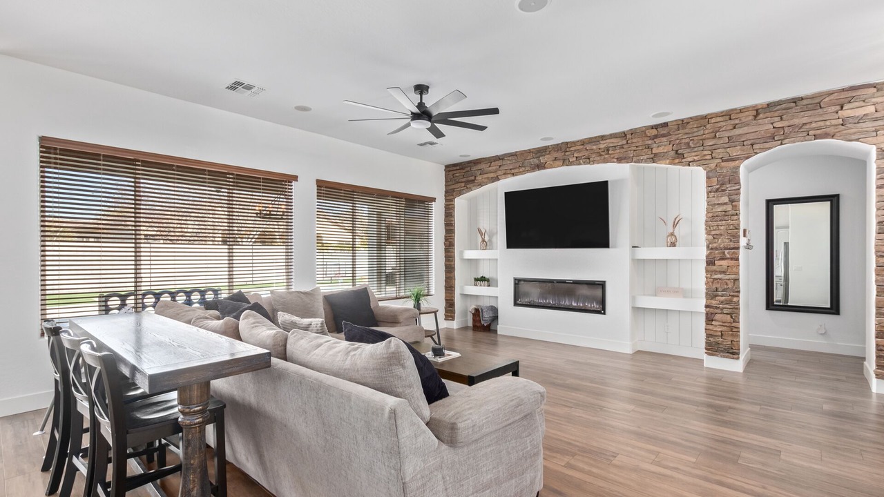 Photo of Livingroom in Rovey Farm Estates