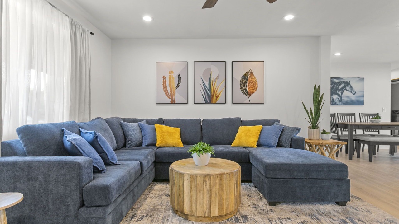 Photo of Livingroom in Papago Parkway