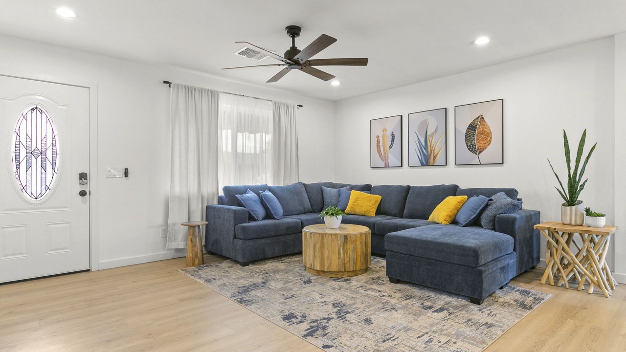 Photo of Livingroom in Papago Parkway