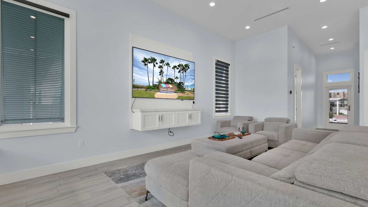 Photo of Livingroom in The Shores
