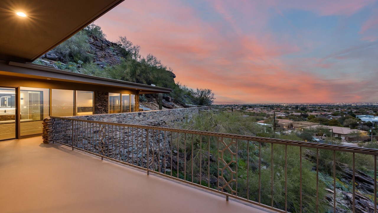 Photo of Patio Balcony in South Mountain