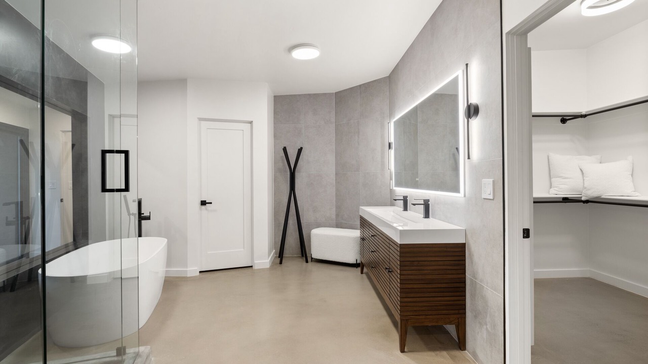 Photo of Bathroom in South Mountain