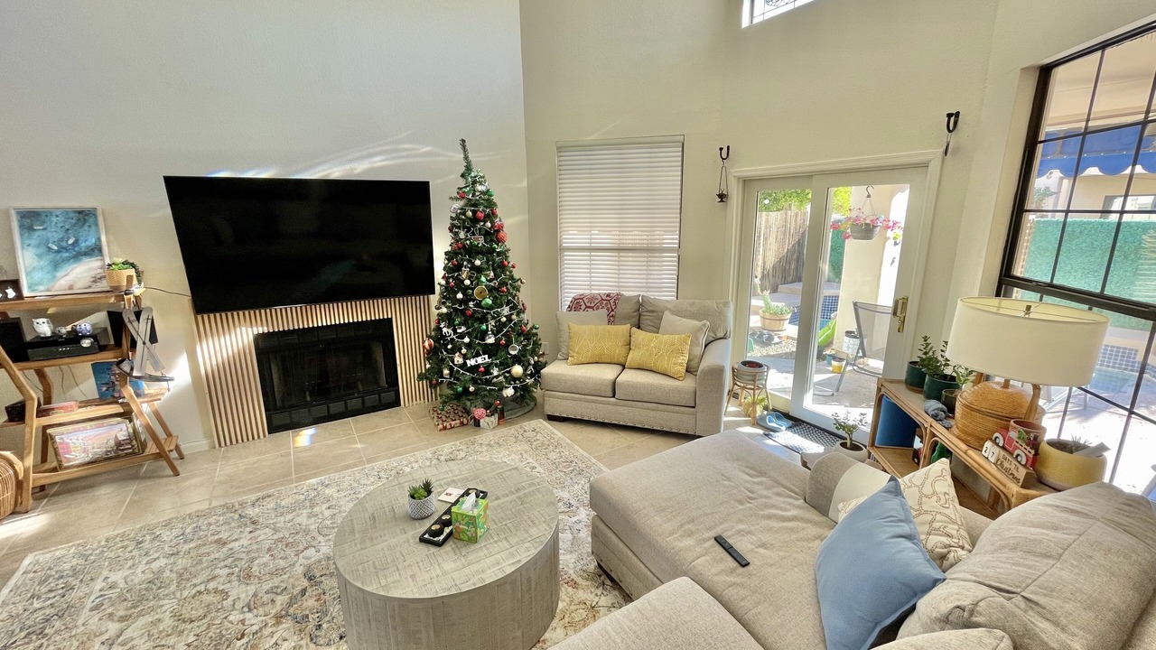 Photo of Livingroom in Shalimar