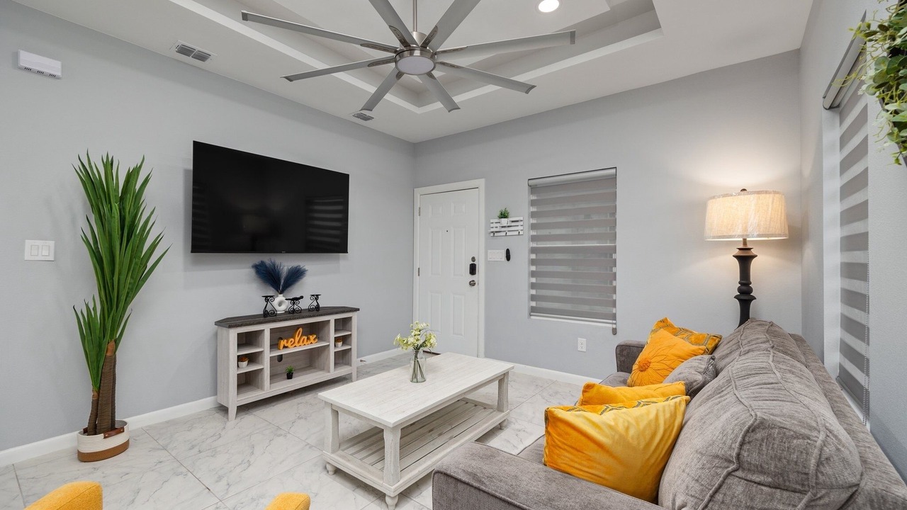 Photo of Livingroom in Edinburg
