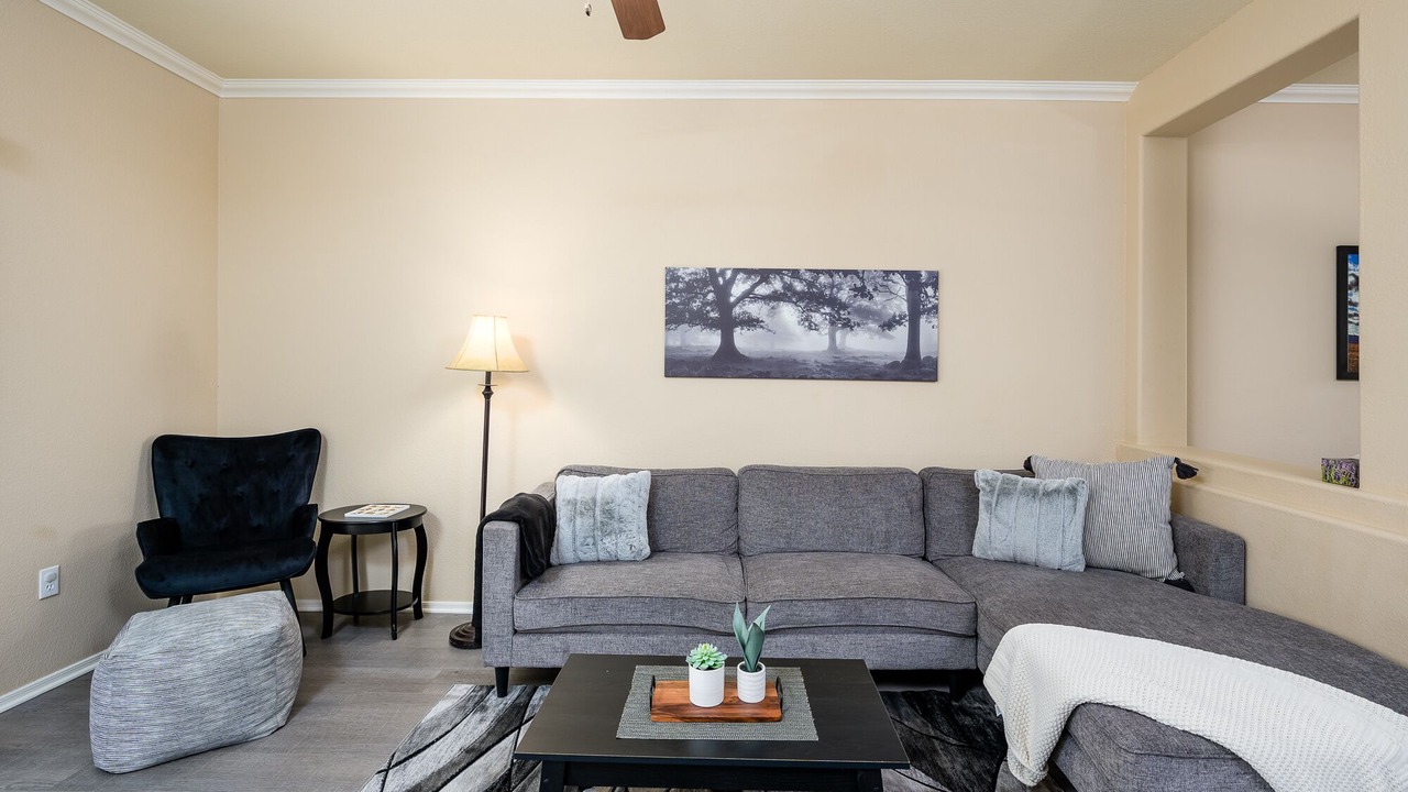 Photo of Livingroom in Paradise Valley Village