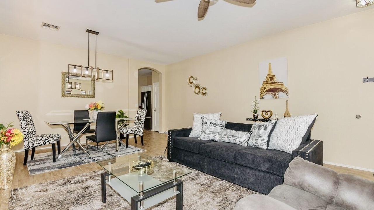 Photo of Livingroom in Coldwater Springs