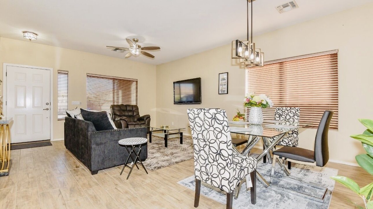 Photo of Livingroom in Coldwater Springs