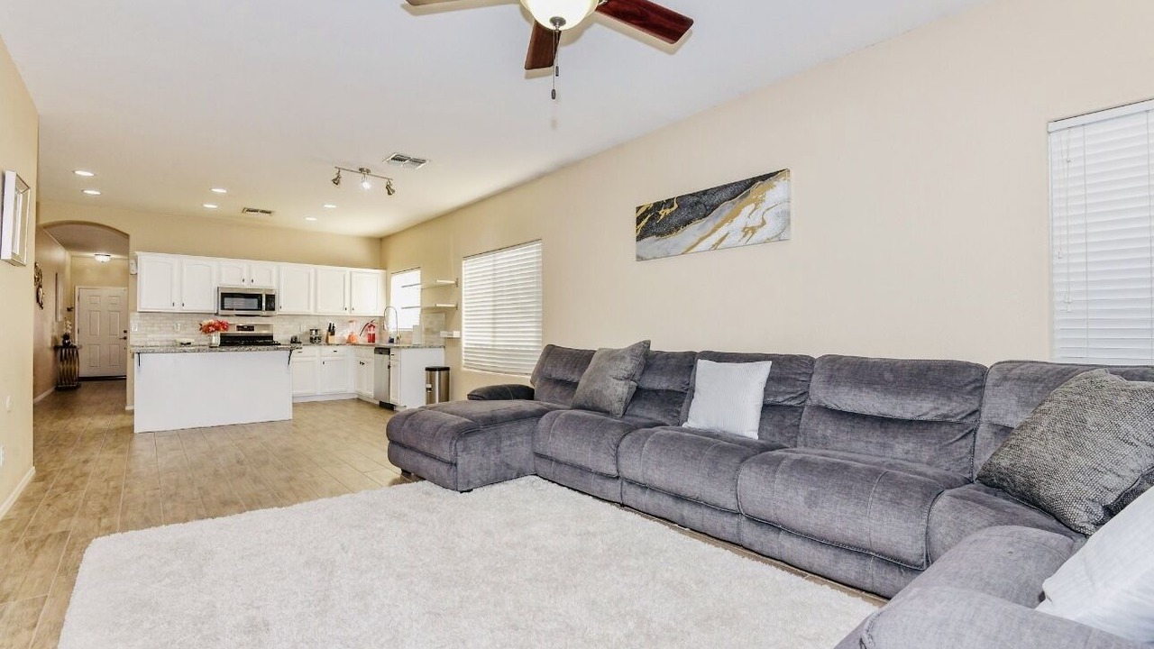 Photo of Livingroom in Coldwater Springs