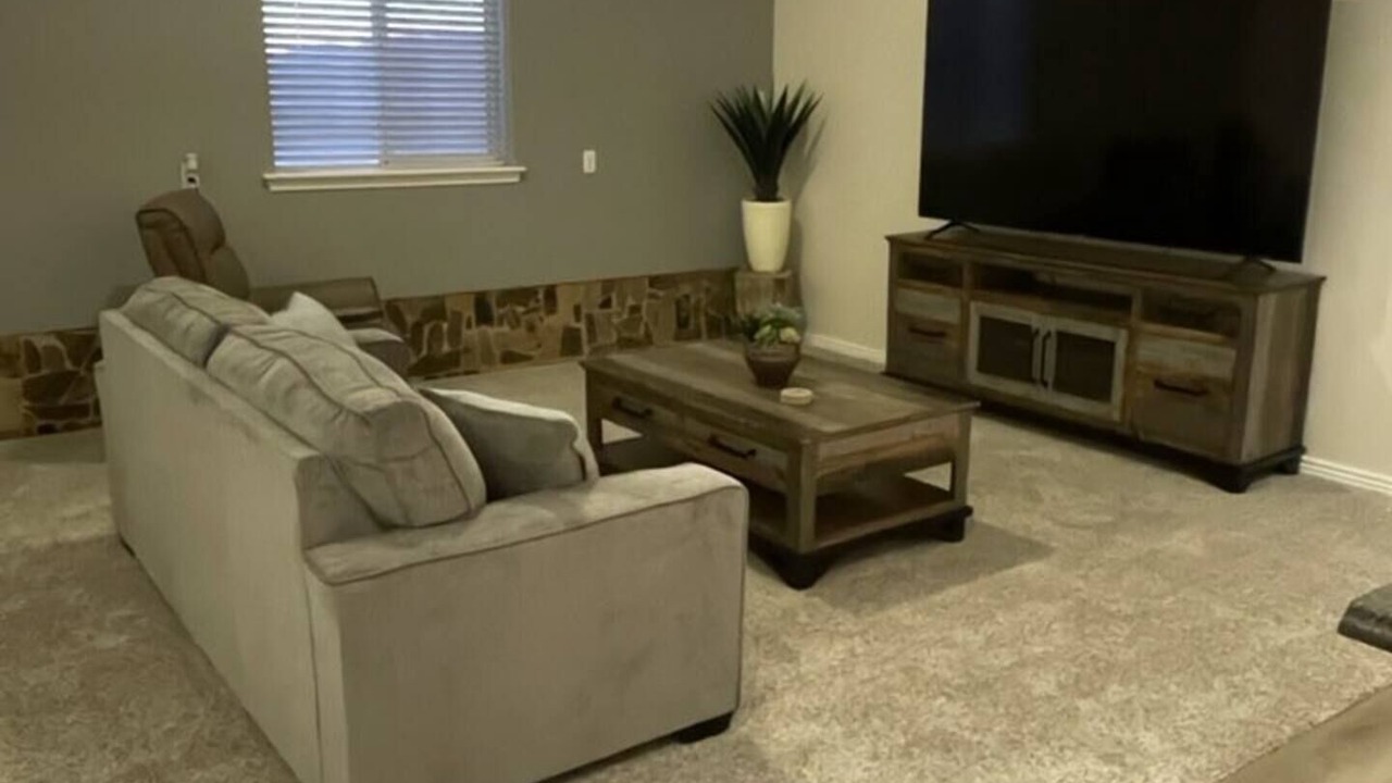 Photo of Livingroom in Laveen Village