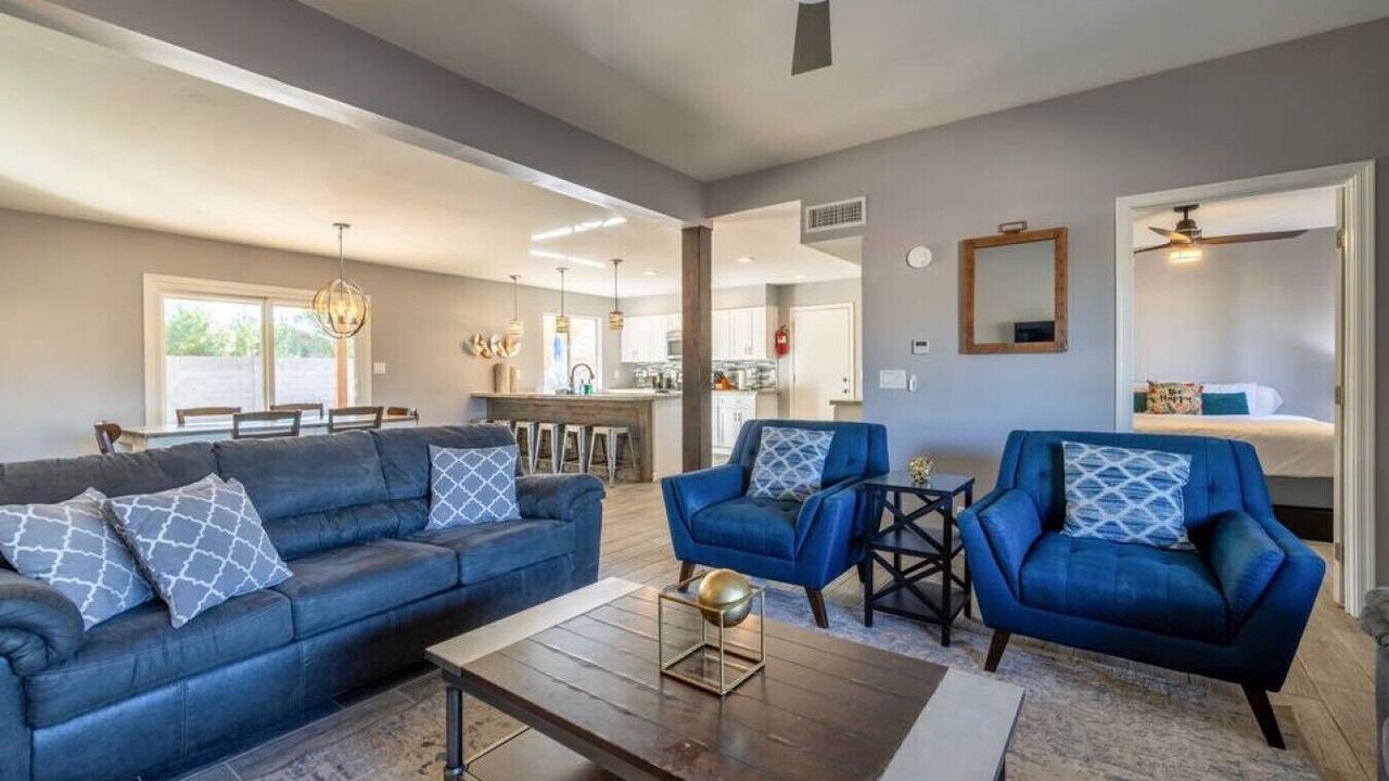 Photo of Livingroom in Raskin Estates