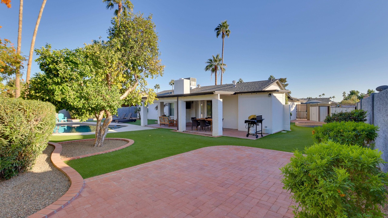 Photo of Patio Balcony in Sunburst Estates
