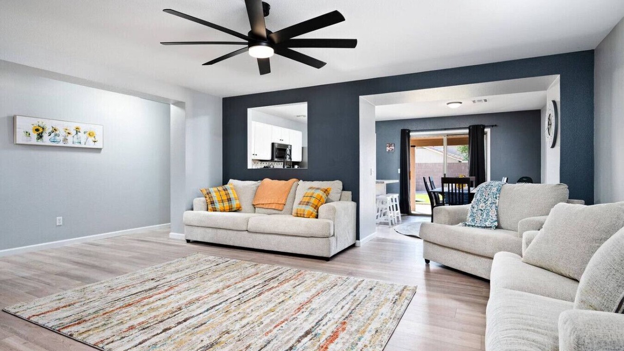 Photo of Livingroom in West Point Towne Center