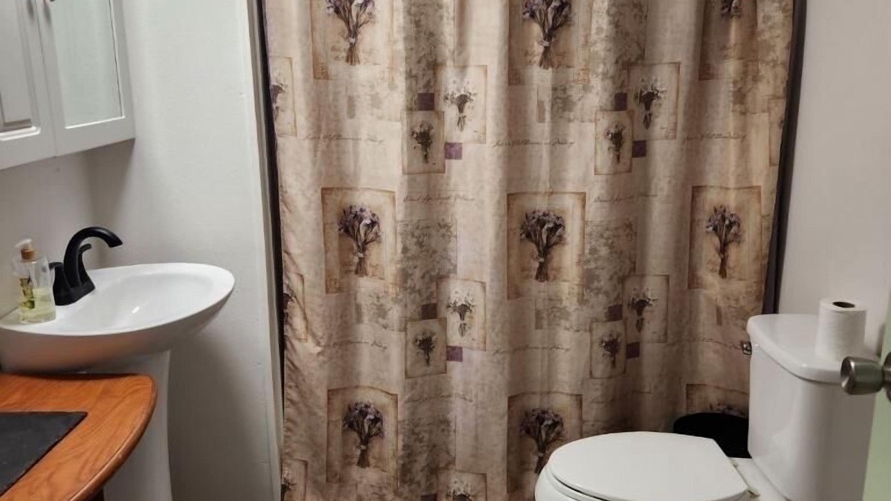 Photo of Bathroom in Arroyo City