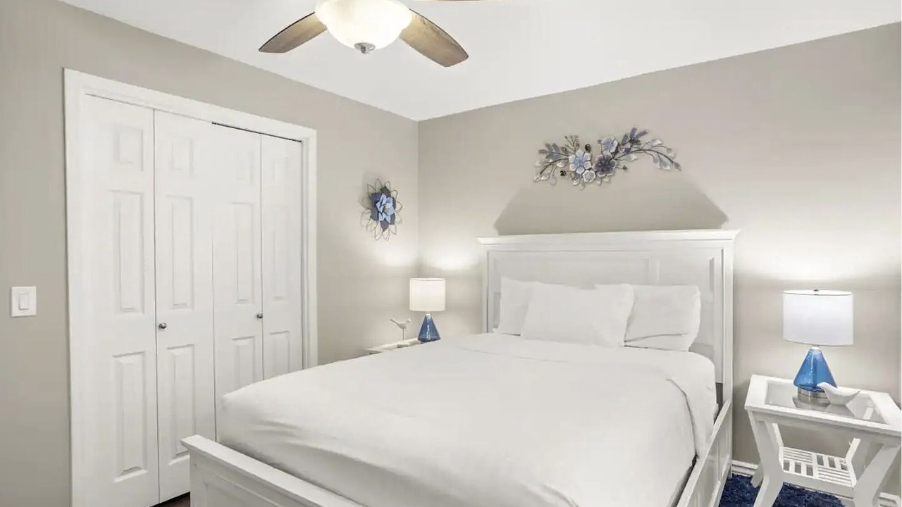 Photo of Bedroom in Paradise Valley Village