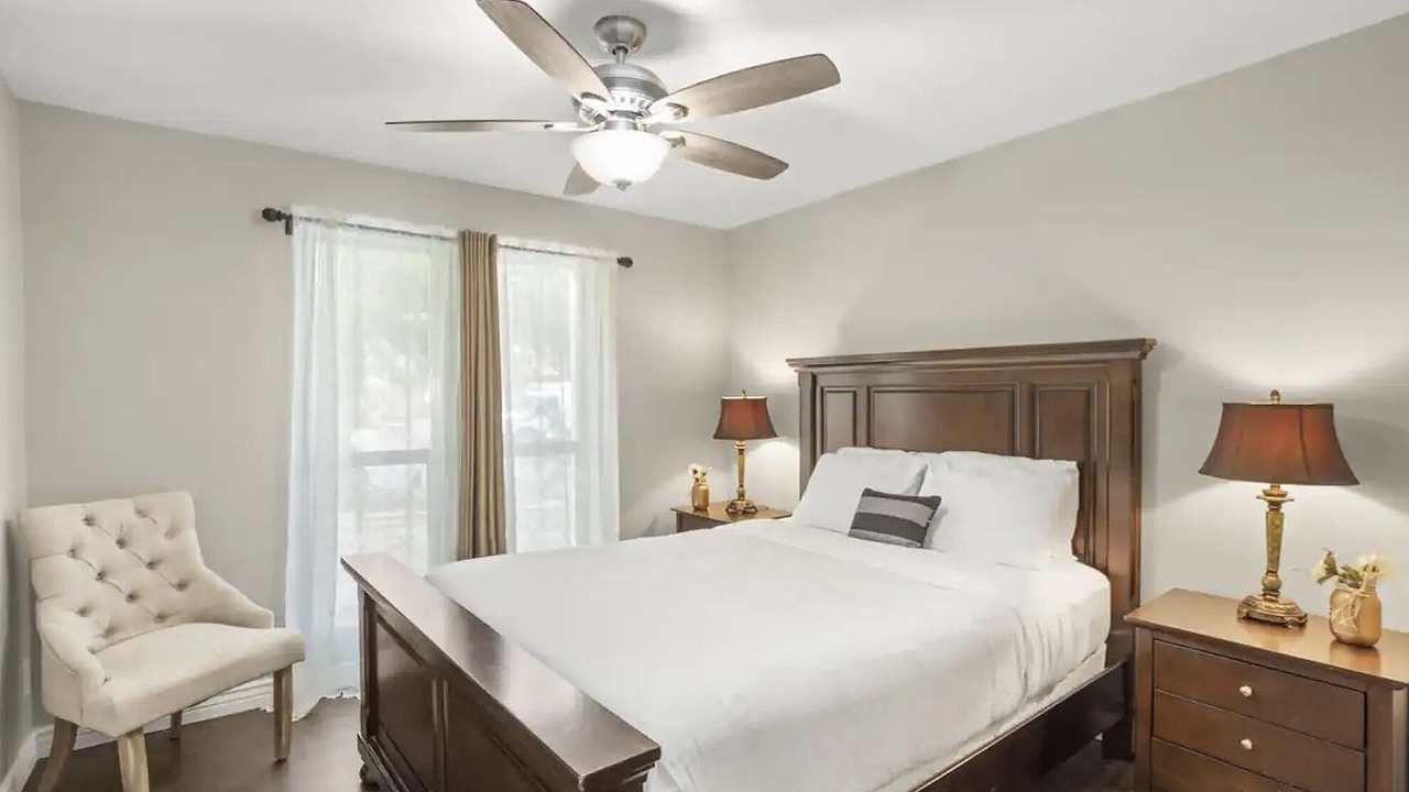 Photo of Bedroom in Paradise Valley Village