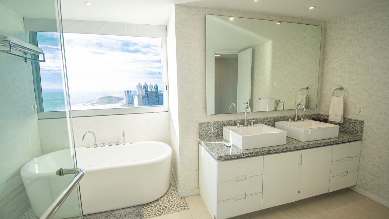 Photo of Bathroom in Quintas del Mar