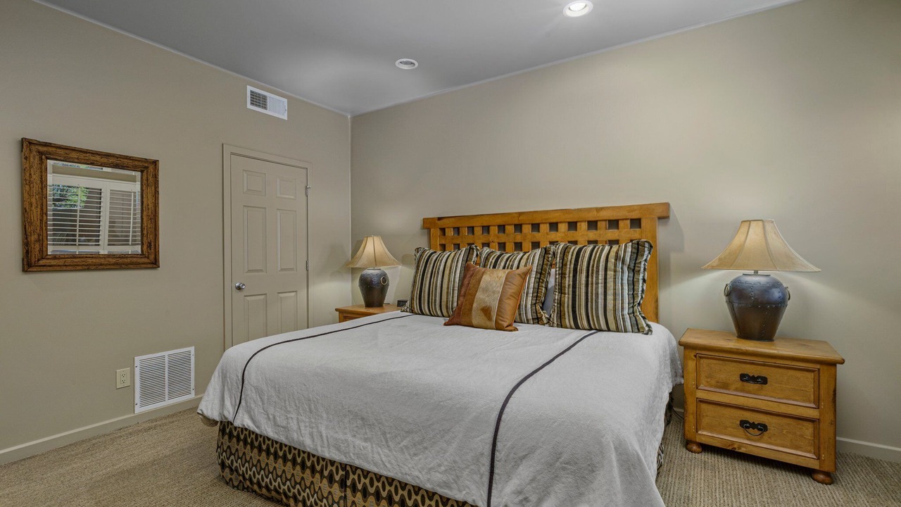 Photo of Bedroom in Pinnacle Peak
