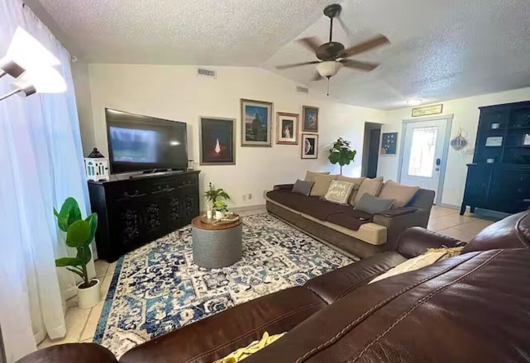 Photo of Livingroom in Brownsville