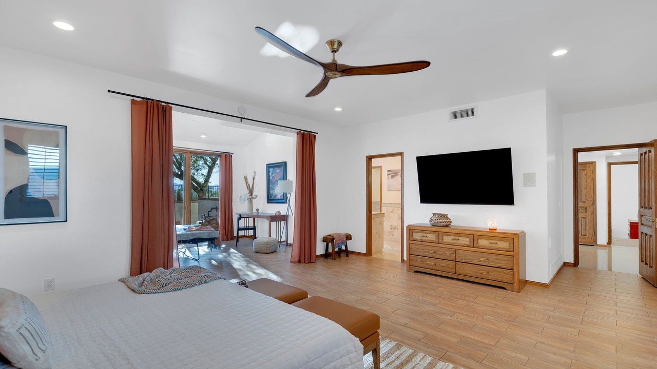 Photo of Bedroom in Shadow Hills