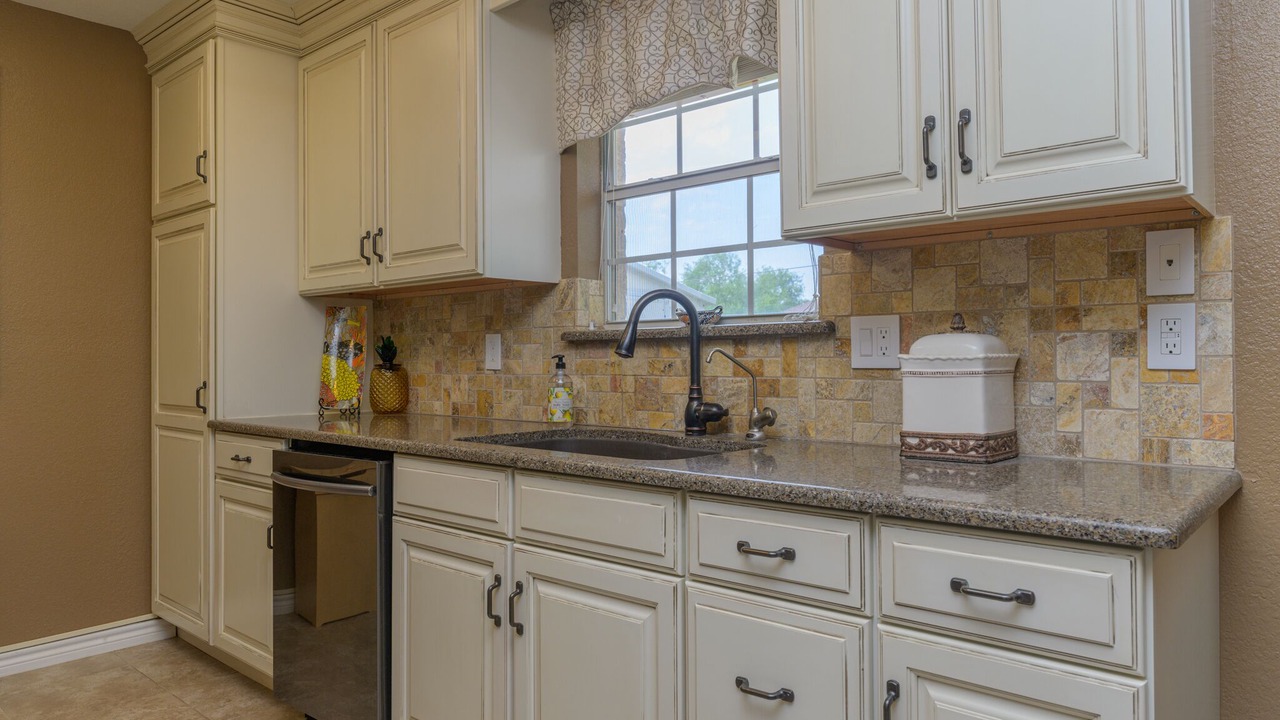 Photo of Kitchen in Laguna Vista
