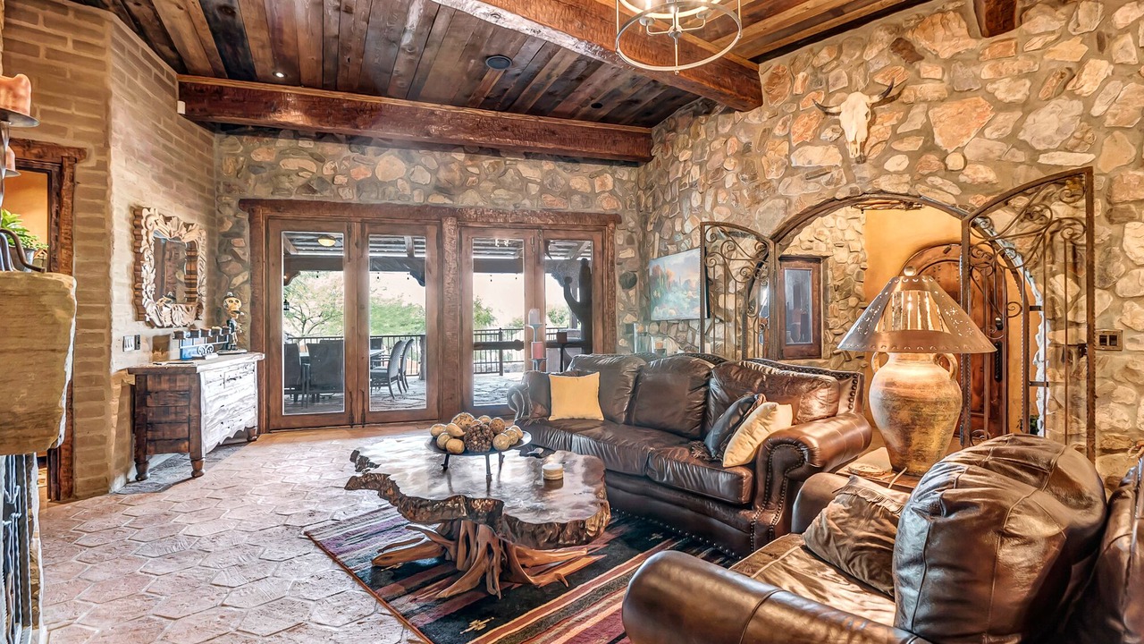 Photo of Livingroom in Cave Creek