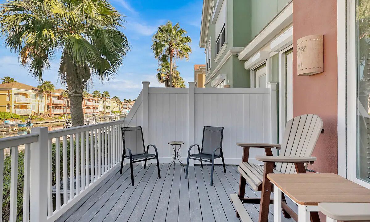 Photo of Patio Balcony in Laguna Vista
