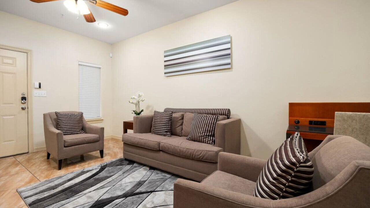 Photo of Livingroom in Pharr