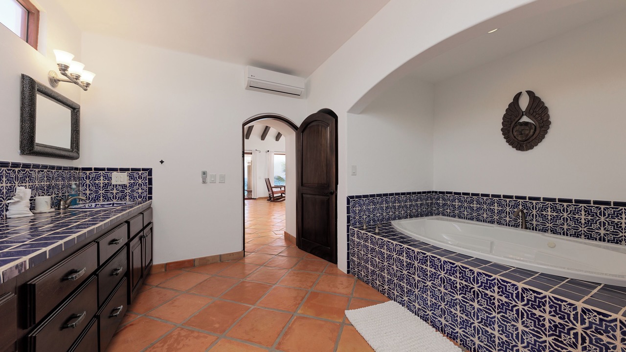 Photo of Bathroom in Buenavista