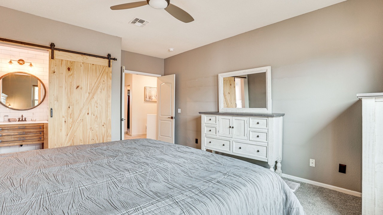 Photo of Bedroom in Palm Valley
