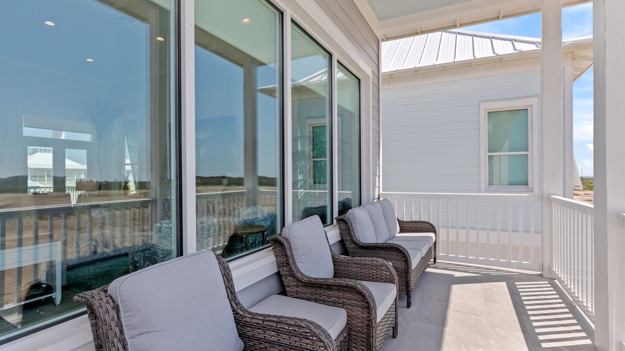 Photo of Patio Balcony in The Shores