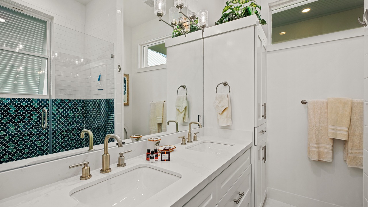 Photo of Bathroom in The Shores