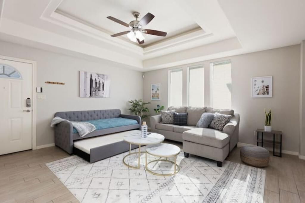 Photo of Livingroom in Edinburg