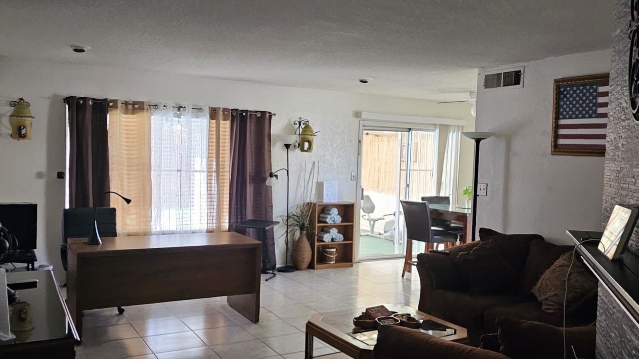 Photo of Livingroom in Glendale